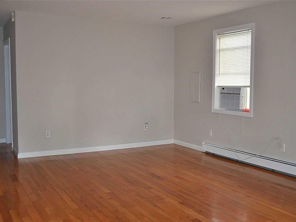 3rd image of 24 Ocala Ct