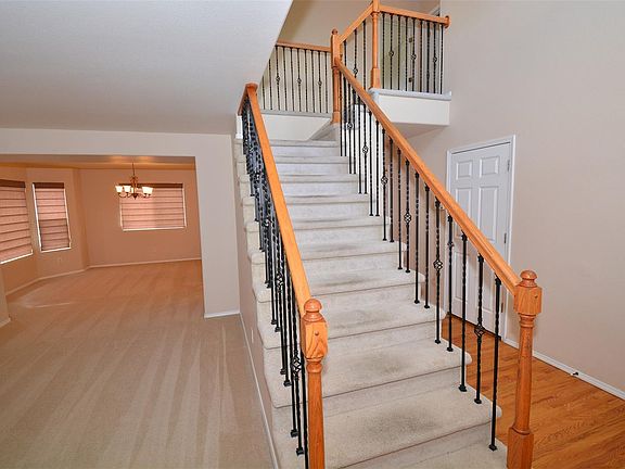 4th image of 4123 Round Hill Dr