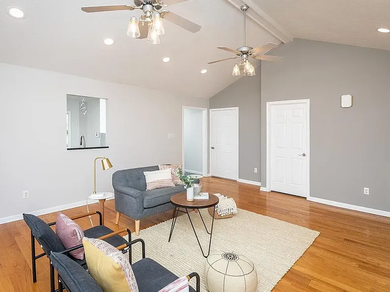 348 Diana Ct — Photo 21
