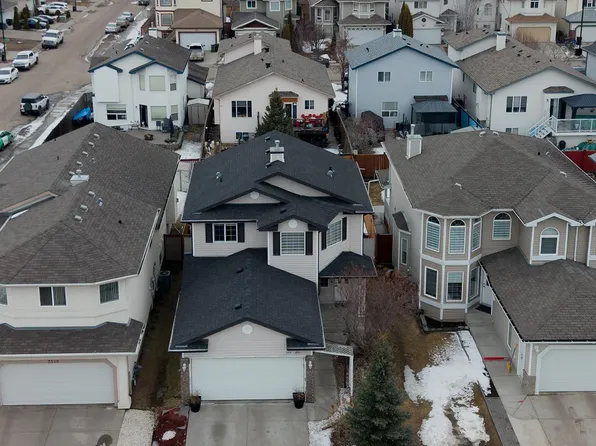 3517 25th St NW, Edmonton, AB T6T 1V9