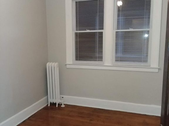 2nd image of 895 Beaconsfield Ave APT 1N
