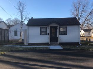 705 Carlson St, Sycamore, IL 60178