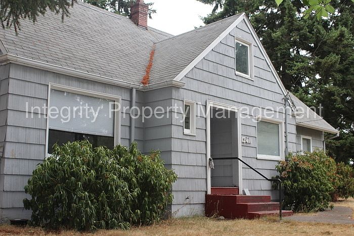1st image of 13411 C St S