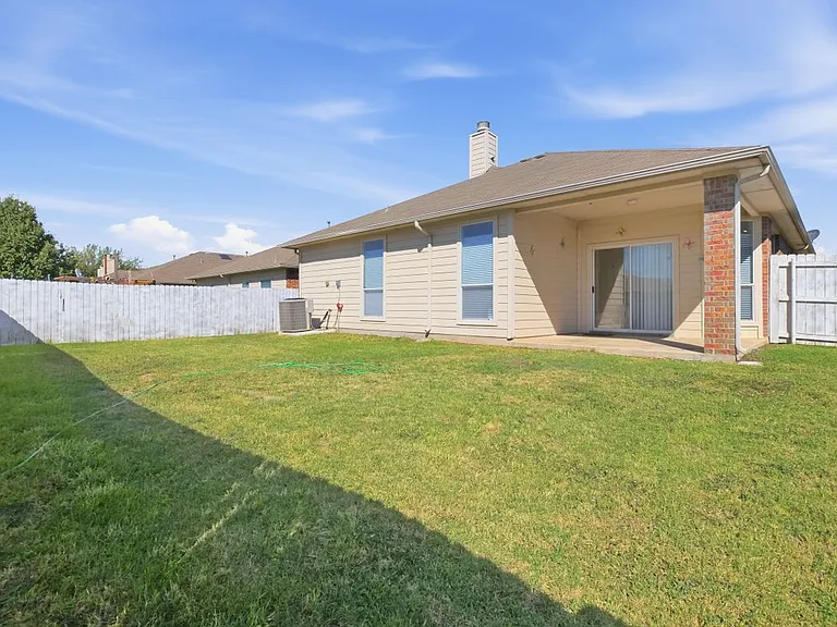 2016 Priscella Dr — Photo 23