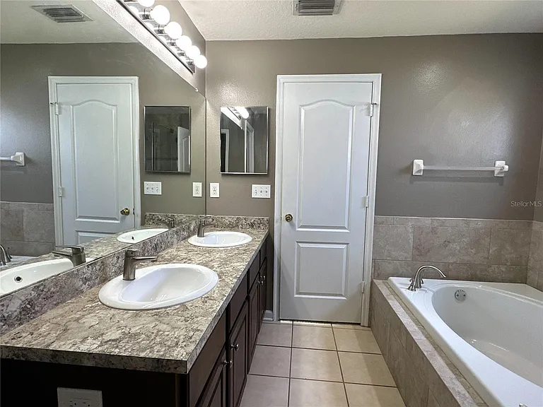 30747 Burleigh Dr — Photo 27