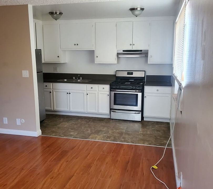 1st image of 1008 W 24th St APT 301