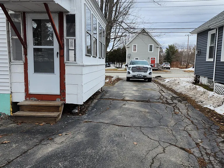 281 Wilson St — Photo 13