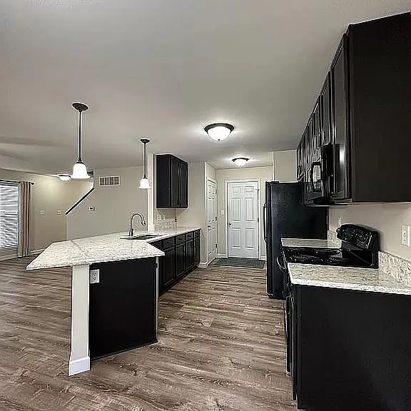 503 Springhurst Pkwy — Photo 1