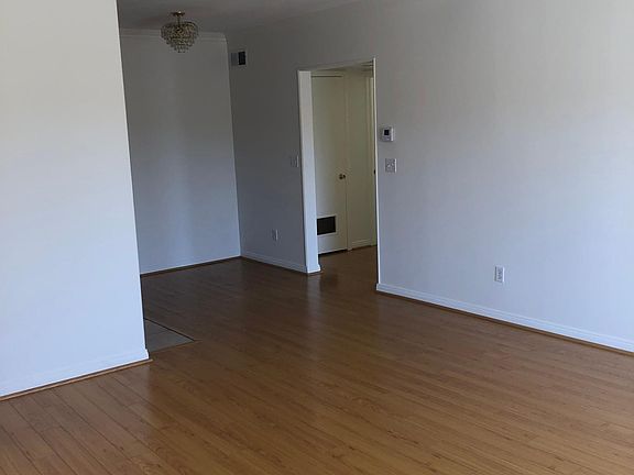 4th image of 6919 Coldwater Canyon Ave