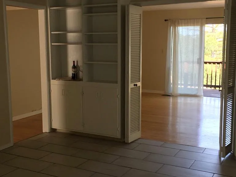 48 Tampa Dr — Photo 21