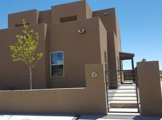 6 Flower Garland Rd, Santa Fe, NM 87508