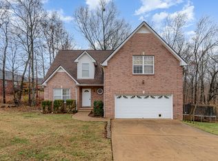 6006 Woodview Ct, Greenbrier, TN 37073