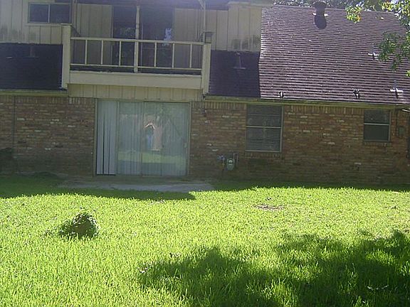 3rd image of 8606 Nairn St