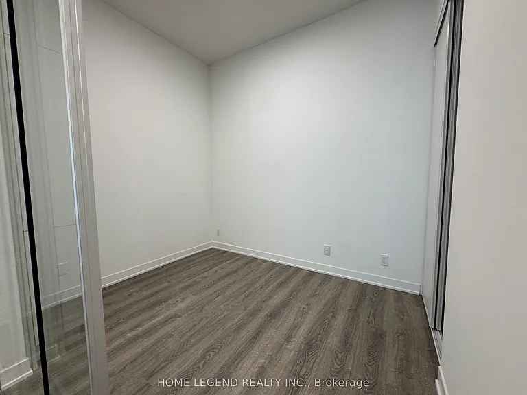 180 Front St E #503 — Photo 3