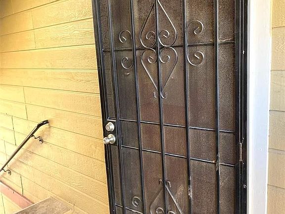 3rd image of 2924 Sacramento St