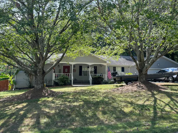 181 Fernbank Dr, Cornelia, GA 30531
