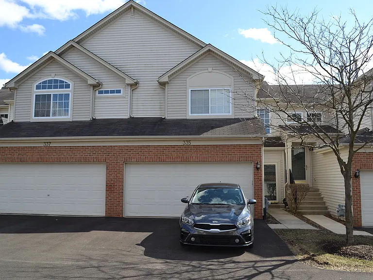 335 Abington Woods Dr — Photo 1