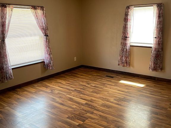5th image of 232 N Wind River Ave