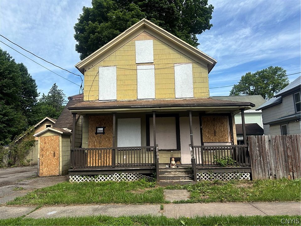 1st image of 521 Expense St