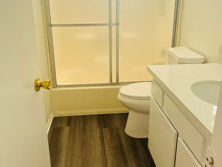 Cordary Apartments — Photo 9