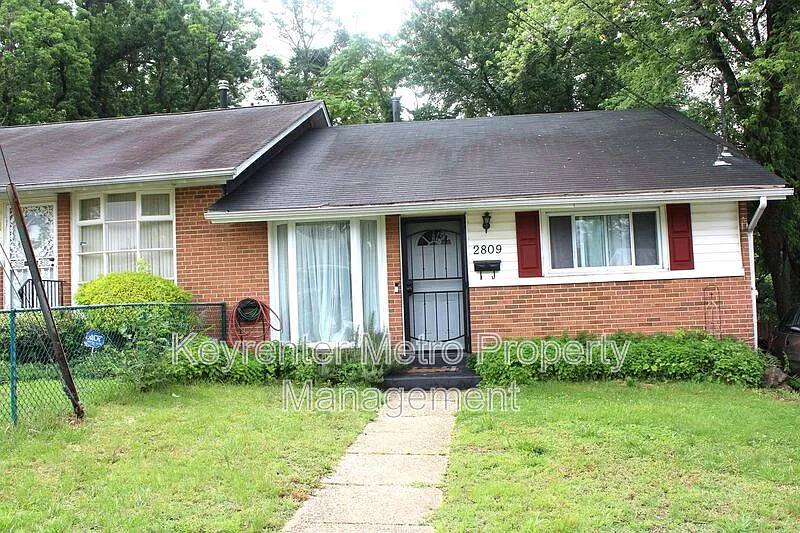 3 bed, 1.5 bath, 1976 sqft, $2,150 — Photo 3