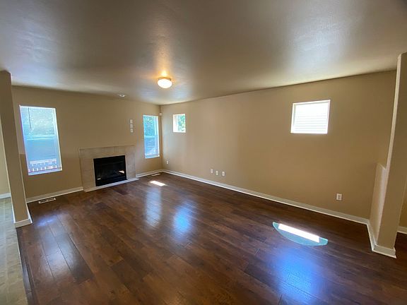 4th image of 19019 19th Avenue Ct E