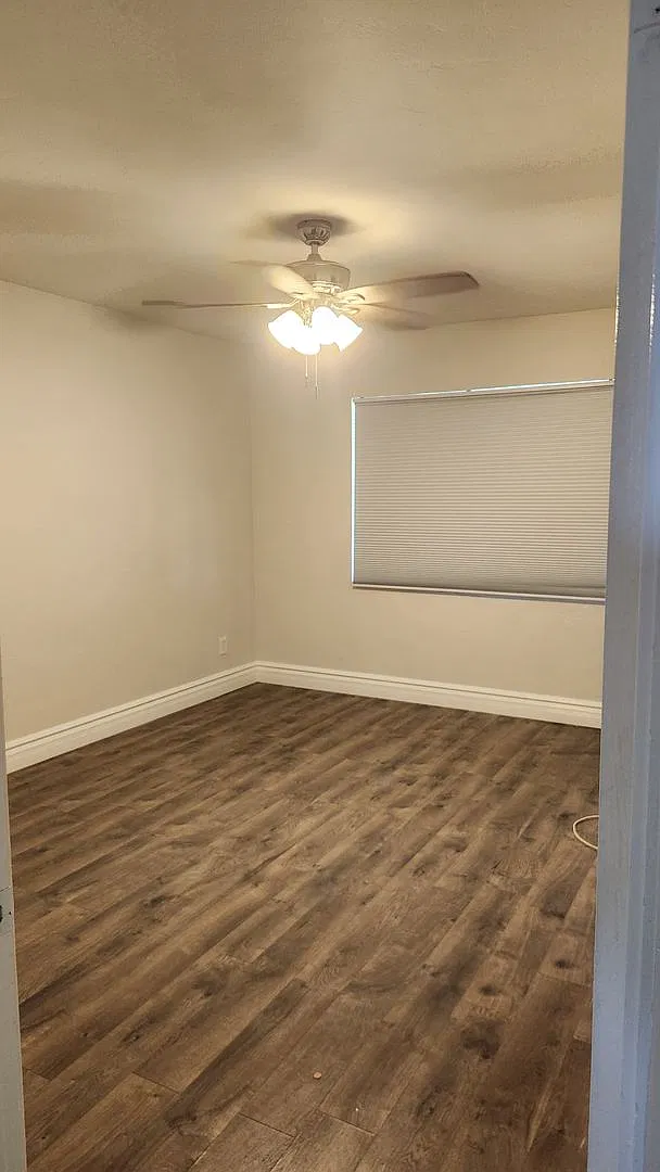 Great Centrally located 3 bedroom home with an upgraded interior — Photo 4