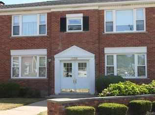 17530 Mack Ave #46, Grosse Pointe, MI