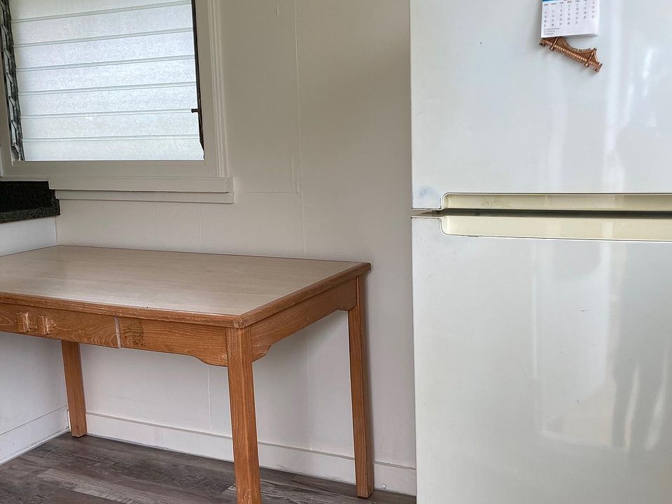 2nd image of 318B Puna Ln #B