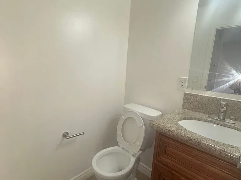 7822 Newman Ave #B — Photo 6