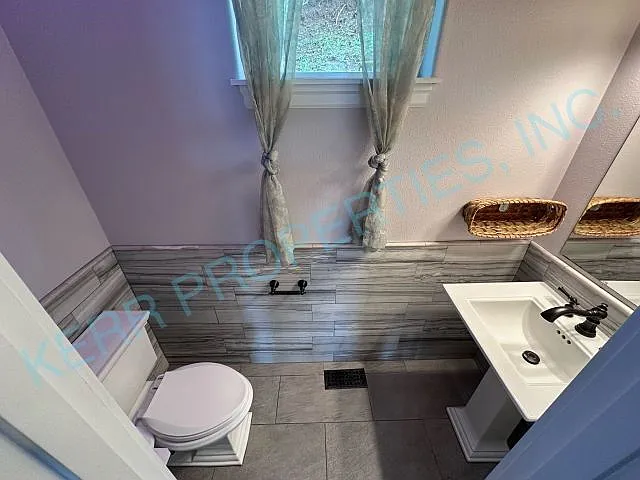 512 SE Espinosa St — Photo 10