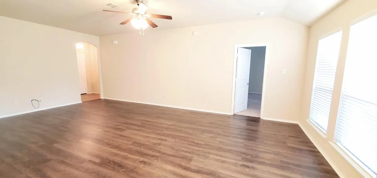 Building Photo - 818 Hazels Way
