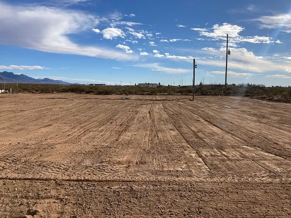 32 Sunrunner Ave, Las Cruces, NM 88012