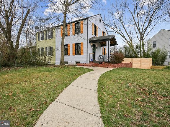 3rd image of 2703 Jefferson Dr