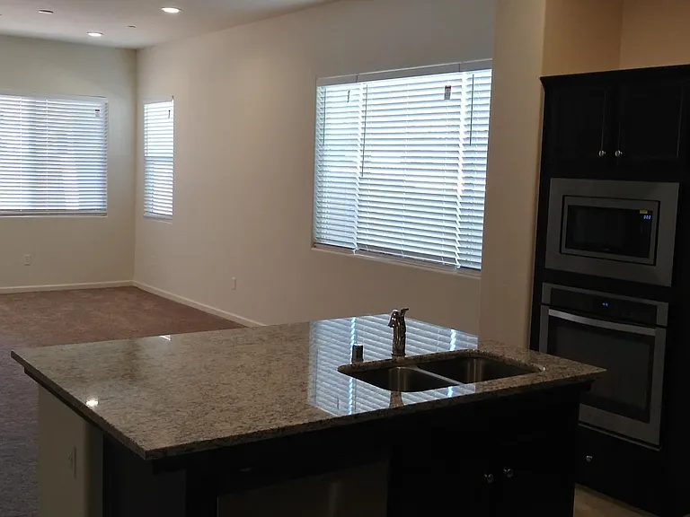 4387 Strathmore Pl — Photo 9
