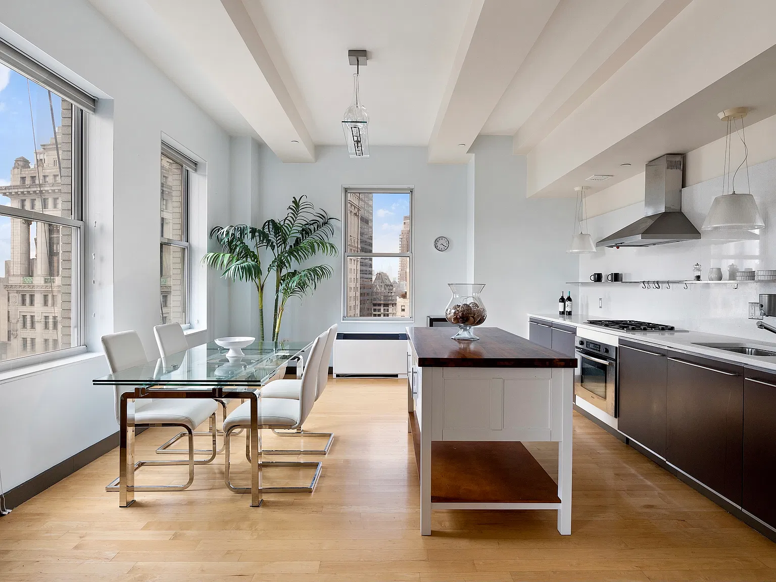 15 Broad Street — Photo 3