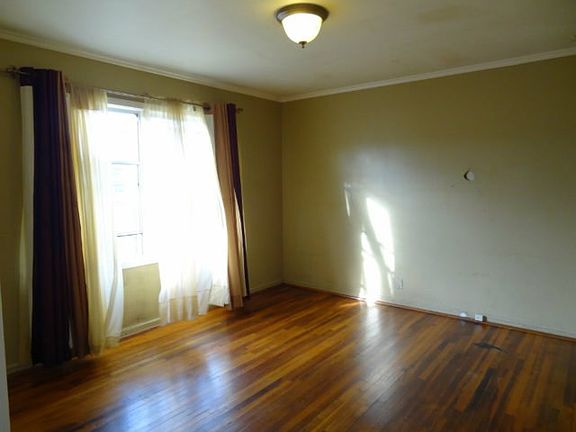 2nd image of 210 Rockwood Dr