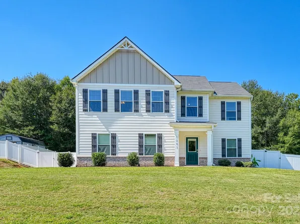 1281 Twin Bridge Rd, Gaffney, SC 29341