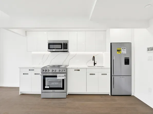 428 East 9th Street PH4 image 3 of 23