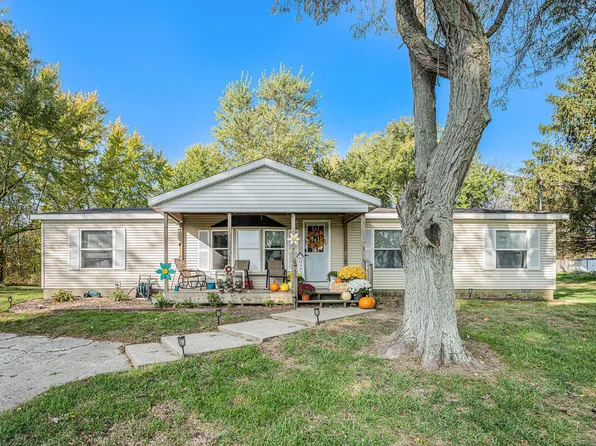 33282 44th St, Bangor, MI 49013