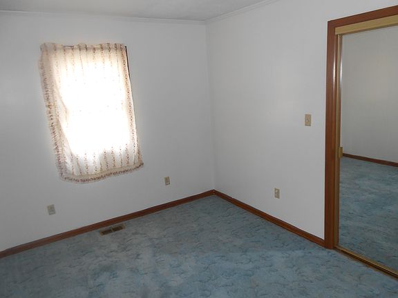 2nd image of 129 Liberty St #House