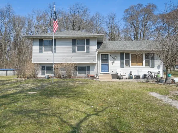 4260 Marquette Rd, Lake Station, IN 46405