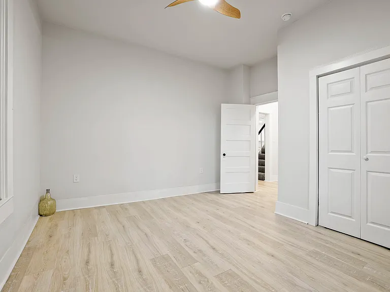 431 E Hull St — Photo 20
