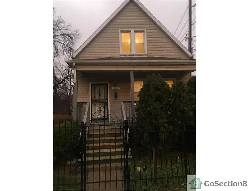 1214 W 72nd St photo 1