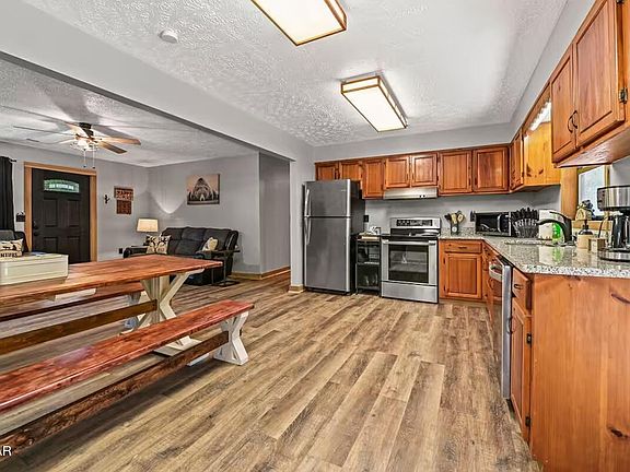 5th image of 1643 Arron Way