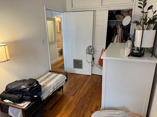 Rented by Joe Gotham LTD | media 8