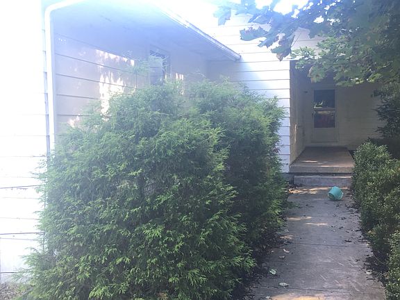 3rd image of 13471 Morgan Dr