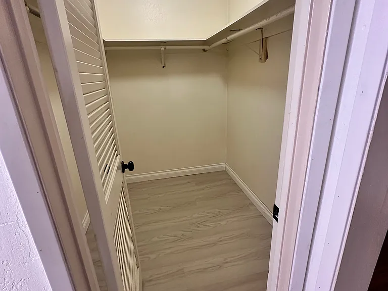 10345 Molino Rd — Photo 16