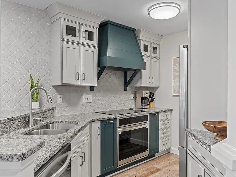 18867 Vineyard Point Ln — Photo 1