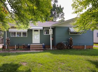 5621 Decker Rd, North Olmsted, OH 44070